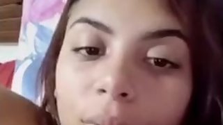 -SOFT-Jolie bresilienne nous montre ses seins !