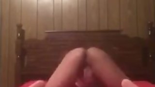 EBONY MASTURBATES ON KINGSIZE