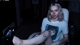 NamikoTakumi having fun with high heels