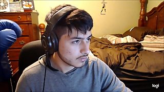 Chaturbate Guy needs pussy