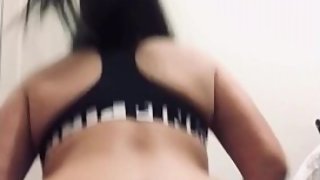 College slut bounces and shakes natural ass