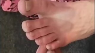 (the foot) no sexy just boy feet