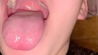 latina teen spitty tongue and twerk (preview)