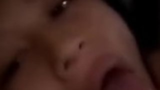 Me gusta tragarme la polla de mi tio para que me de propina