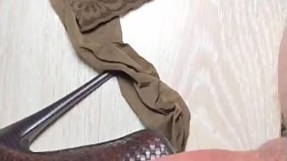 High heels my stepsister, and nylon stockings. Cum to shoes.