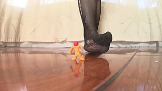 Giantess Tsuki crush a clayman with his butt
